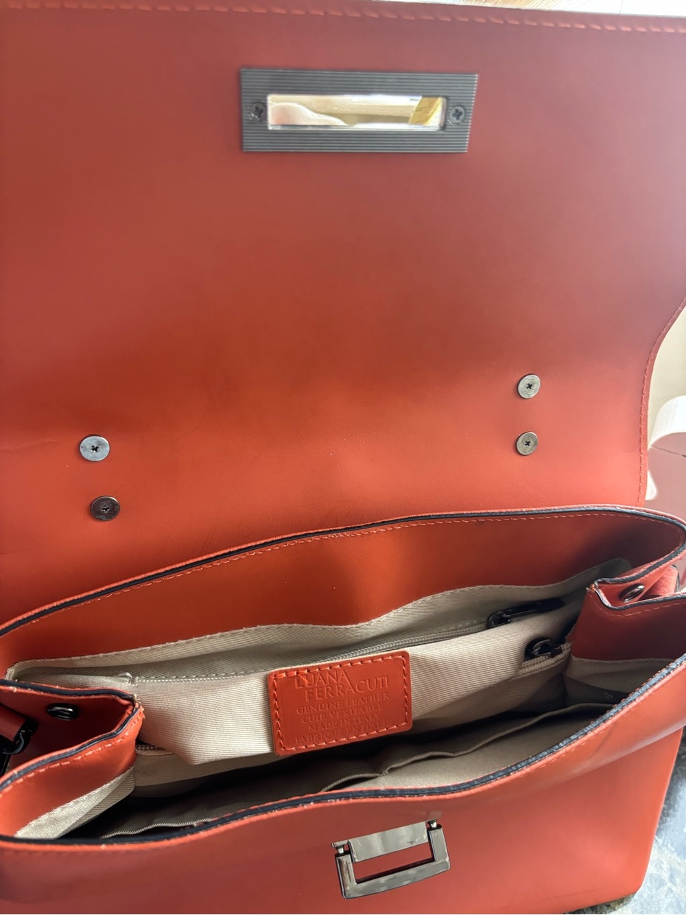 Luana Ferracuti Italian Beautiful Leather Shoulder Handbag - Picture 4 of 4
